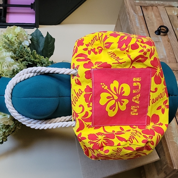 Aloha Handbags - NWOT Aloha Rope Handle Duffle Bag - 14x9